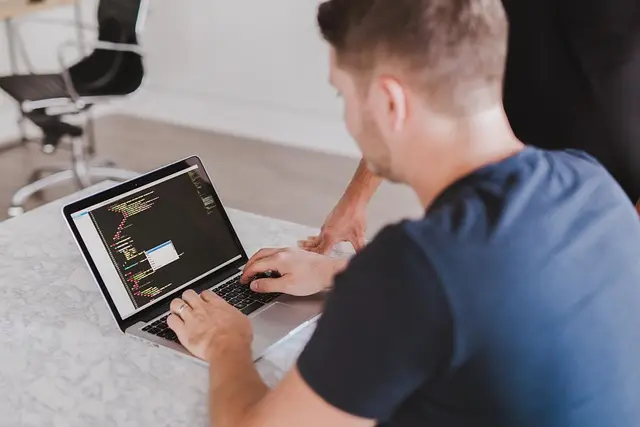 Les critères essentiels pour une sélection de logiciels réussie